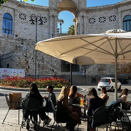 Regina House Al Centro Di קליארי